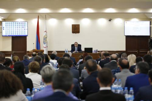 Еще 32 детских сада и 6 поликлиник в Ереване будут капитально отремонтированы: состоялось очередное заседание Совета старейшин