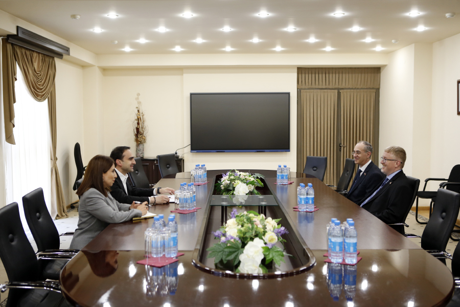 Yerevan Mayor Tigran Avinyan receives Ambassador of Canada to Armenia
