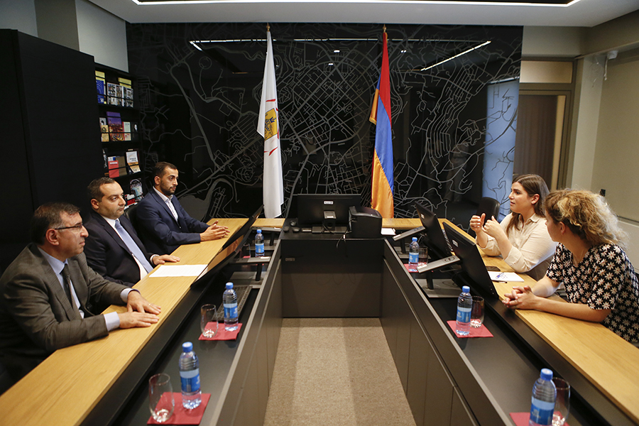 Yerevan Deputy Mayor Levon Hovhannisyan meets Paris Deputy Mayor Anouch Toranian