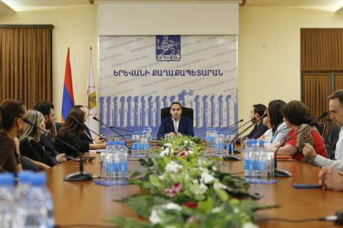 Mayor of Yerevan Tigran Avinyan meets with representatives of Armenian Hotel Association