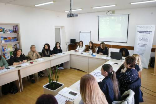 Training of specialists of children's protection system including members of guardianship and trusteeship committees