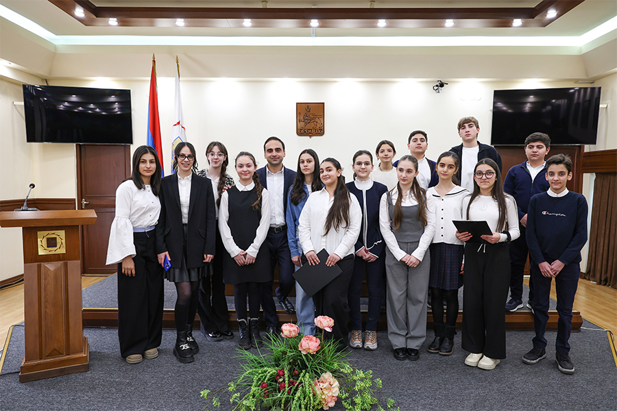 Today, students from basic school No. 55 after Chekhov visit Mayor of Yerevan