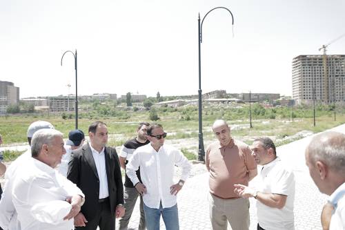 Երևանի քաղաքապետ Տիգրան Ավինյանը ծանոթացել է «Կյանքի պուրակ»-ի շինարարության ընթացքին