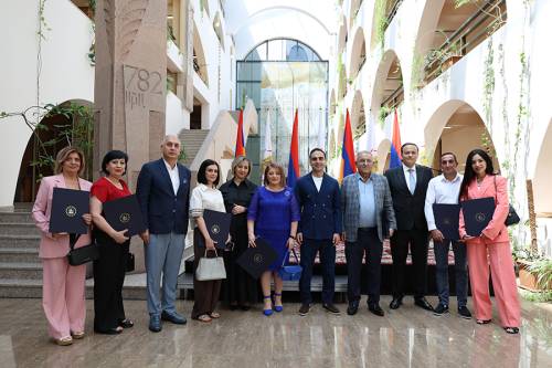 Mayor Tigran Avinyan Awarded Medical Professionals of Yerevan