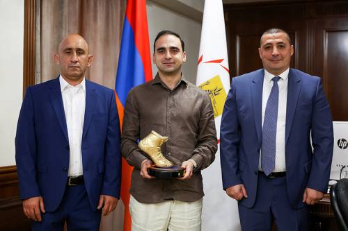 Yerevan Municipality and Wrestling Federation of Armenia Continue Joint Programs