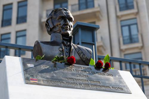 Bust of Uruguayan National Hero José Gervasio Artigas Unveiled in Yerevan