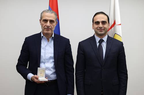 «Էվոկաբանկ» ՓԲԸ խորհրդի անդամ Վազգեն Գևորկյանը պարգևատրվել է Երևանի քաղաքապետի ոսկե մեդալով
