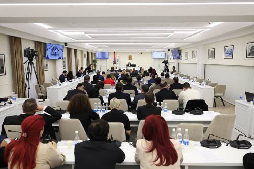 Կայացել է Երևանի ավագանու 6-րդ նստաշրջանի առաջին նիստը