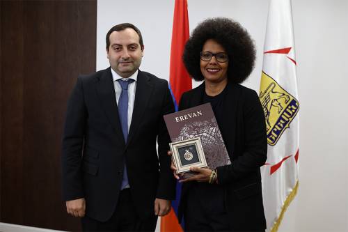 Փարիզի քաղաքապետարանի ներկայացուցիչներն այցելել են Երևանի քաղաքապետարան